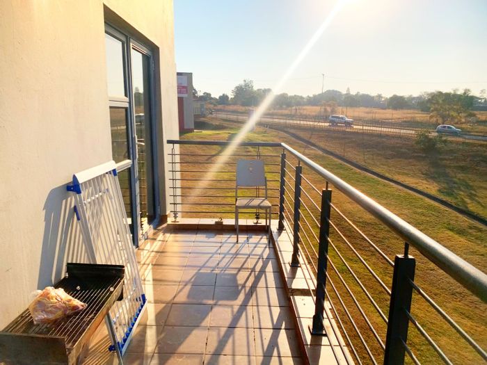 Willowbrook Apartment For Sale: 2 bedrooms, balcony, secure complex, near university.