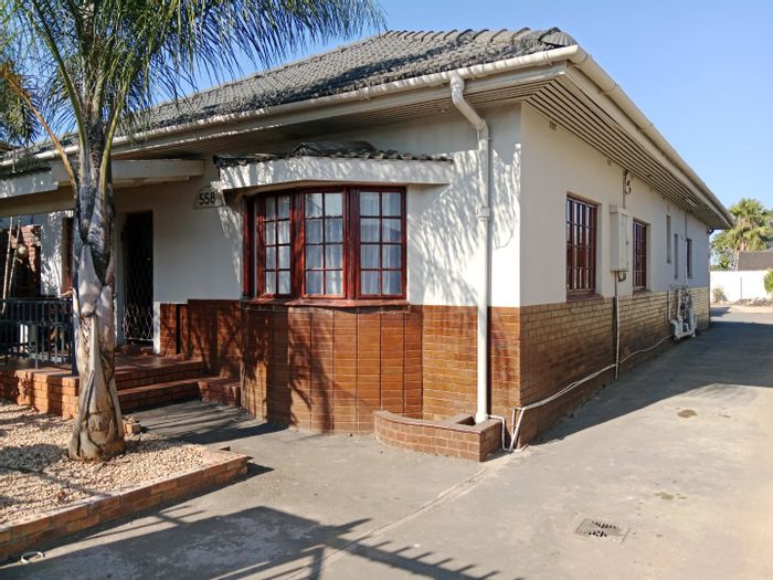 For Sale: House in Pietermaritzburg Central with 11 units, mixed-use zoning.