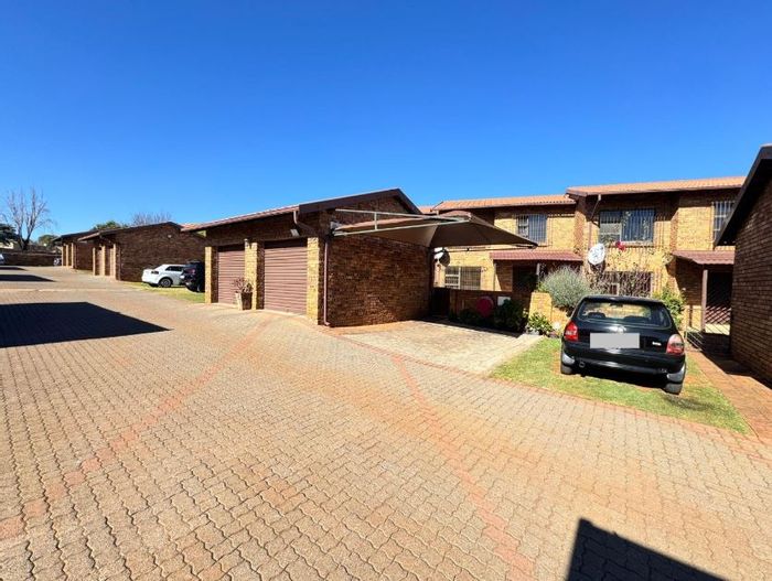 Klopperpark Townhouse For Sale: 3 beds, pet-friendly, secure complex, close to amenities.
