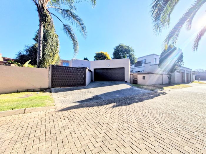 For Sale: Buccleuch House with 3 Bedrooms, Private Garden, Double Garage, Inverter.