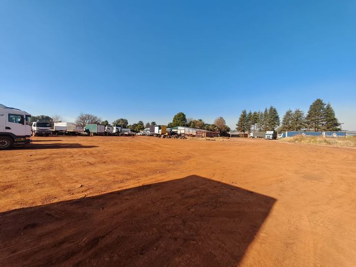 Bredell For Sale: 14,186m2 vacant land with boreholes and secure boundaries.