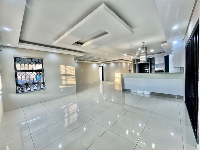 Aerorand House For Sale: 4 Bedrooms, 3 Bathrooms, 2 Garages, customizable finishes.