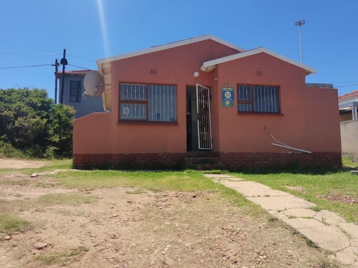 Kwadwesi House For Sale: 2 Bedrooms, near Ziyabuya complex and schools.