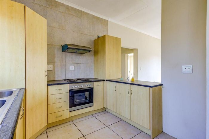 Rynfield Townhouse For Sale: 2 Bedrooms, pool, pantry, covered parking. Ideal for downsizing.