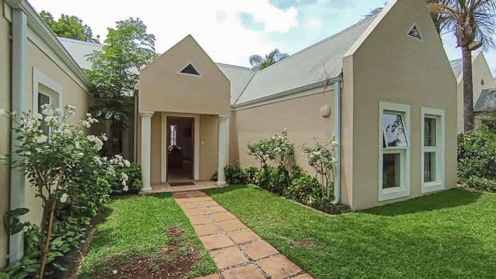 House To Rent in Silver Lakes Golf Estate: 3 beds, pool, double garage, furnished.