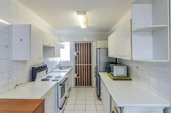 Norkem Park Townhouse For Sale: 3 Bedrooms, 2 Carports, Ideal Family Living.