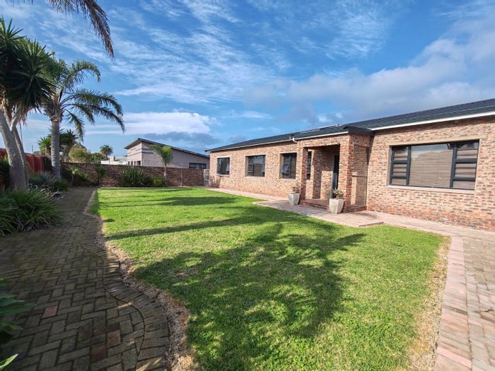 Newton Park Commercial Property For Sale: Workshop, offices, flatlet, secure parking, income potential.