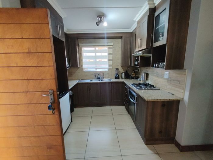 For Sale: Apartment in Andeon with garden, braai room, and 24-hour security.