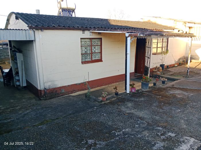 Northdale House For Sale: 3 Bedrooms, backyard, near schools and Debi Place Market.