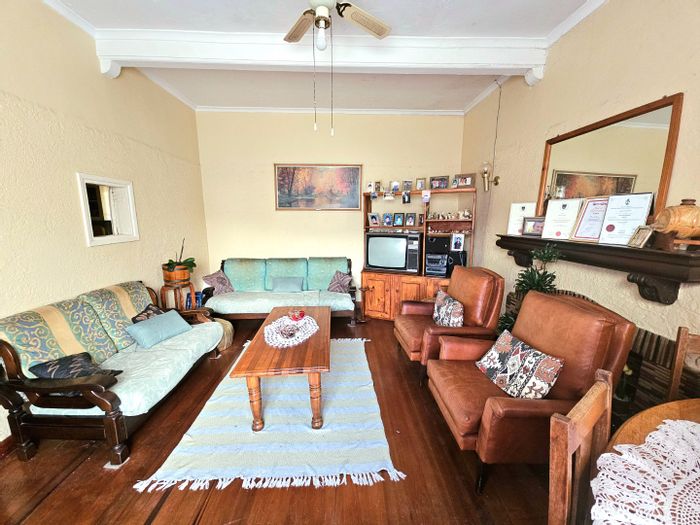 Claremont House For Sale: 4 bedrooms, garage, spacious grounds, close to amenities.