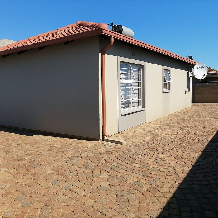 House for Sale in Riverside View Ext 35: 3 Bedrooms, spacious yard, expansion potential.