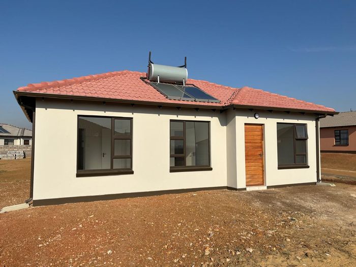Crystal Park House For Sale: 3 bedrooms, solar geyser, near schools and parks.