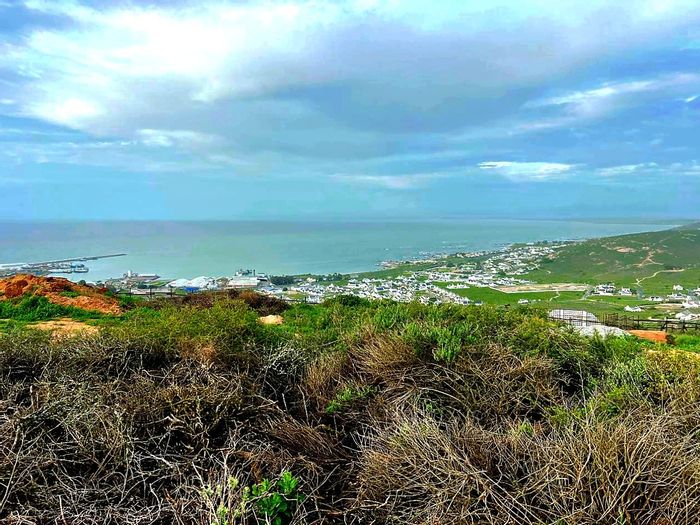 House for Sale in Britannica Heights: Sea views, flexible building options, and development potential.