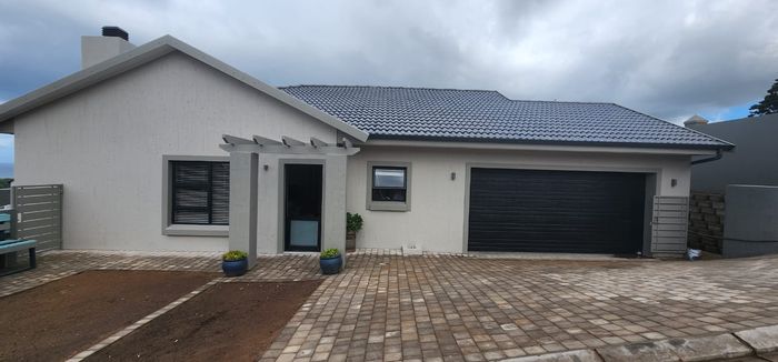 House for Sale in Groot Brakrivier Central: 3 beds, 2 baths, double garage.