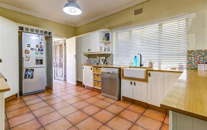Rynfield House For Sale: 3 Bedrooms, Granny Flat, Spacious Outdoor Area, Double Garage.