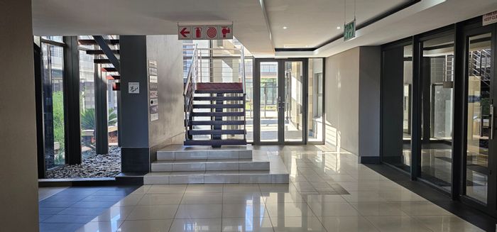 Highveld Commercial Office Space To Rent: 220m², parking, CCTV, and fibre connectivity.