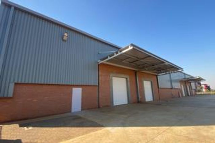 Industrial space to rent in Highveld with easy highway access and ample yard.