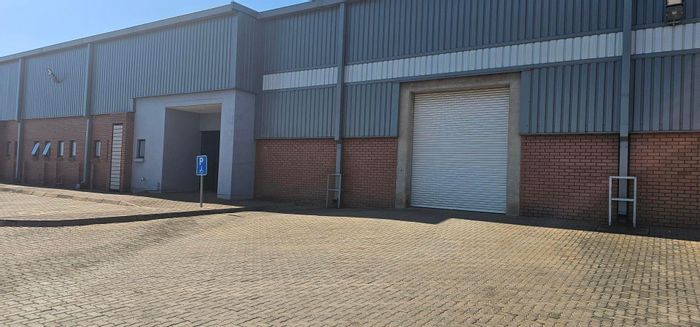 Industrial space to rent in Clayville: 1,315m², high-tech security, easy highway access.
