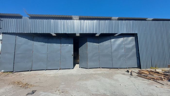 Industrial unit to rent in Malvern, 329 sqm, easy highway access.