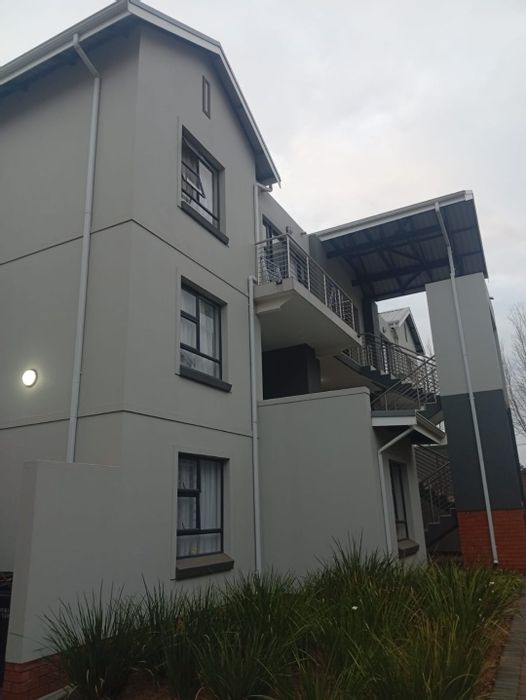 For Sale: 1-Bedroom Apartment in Longlake with Gym, Pool, and Restaurant Access.