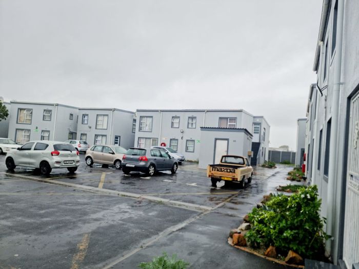 Two-bedroom apartment for sale in Ottery East with pool and secure parking.