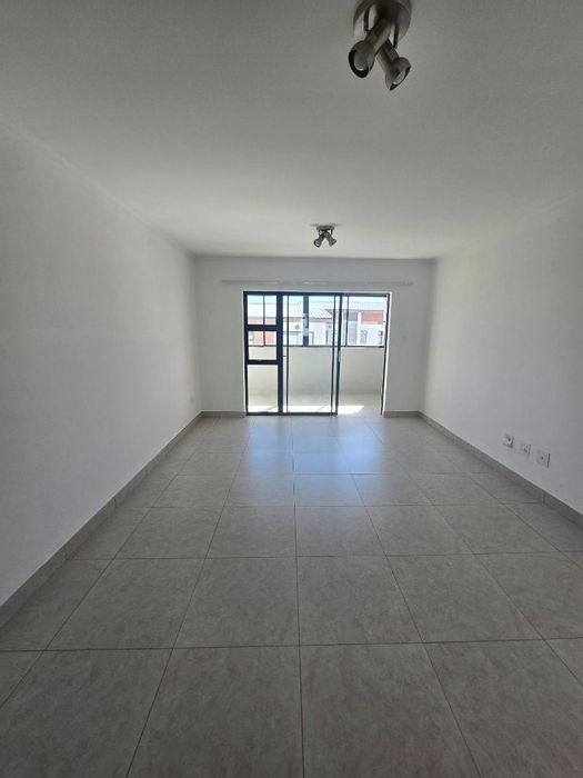 2 Bed, 2 Bath Apartment To Rent in Irene with pool, security, and clubhouse.