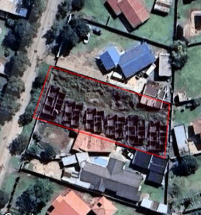 For Sale: House in Westergloor with approved plans for six sectional titles.