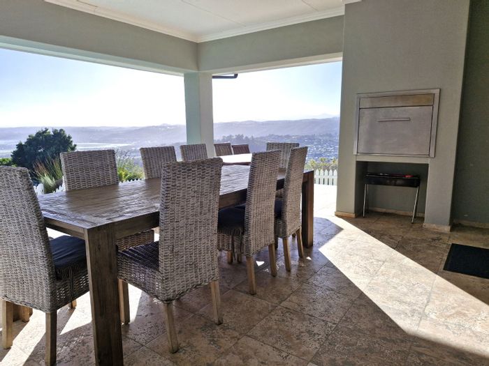 For Sale: House in Pezula Golf Estate with 4 bedrooms, golf course access, and patio.