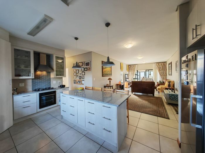 For Sale: Townhouse in Zesfontein AH with wellness center, pools, and pet-friendly community.