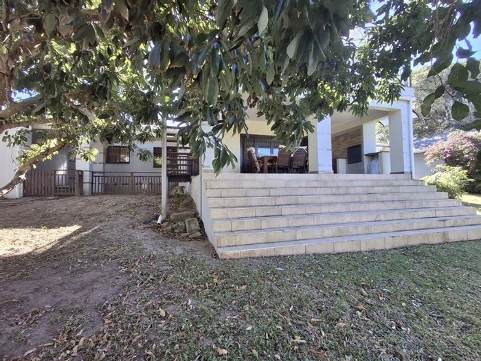 Ramsgate House For Sale: Spacious living, flatlet, ocean views, and security features.