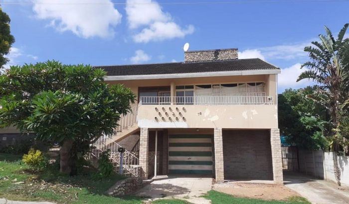 Heuwelkruin House For Sale: 3 bedrooms, garage, views, near town and schools.