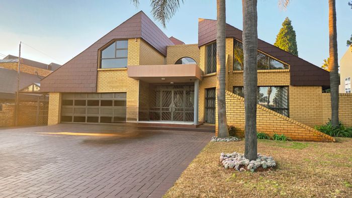 For Sale: Spacious 4-bedroom house in Claudius with pool, gym, and staff quarters.