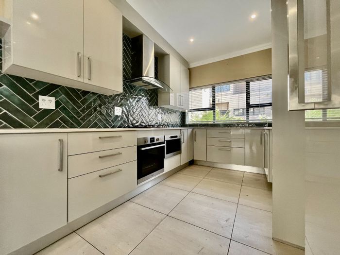 4 Bedroom House to Rent in Northgate with pool, staff quarters, and 24/7 security.