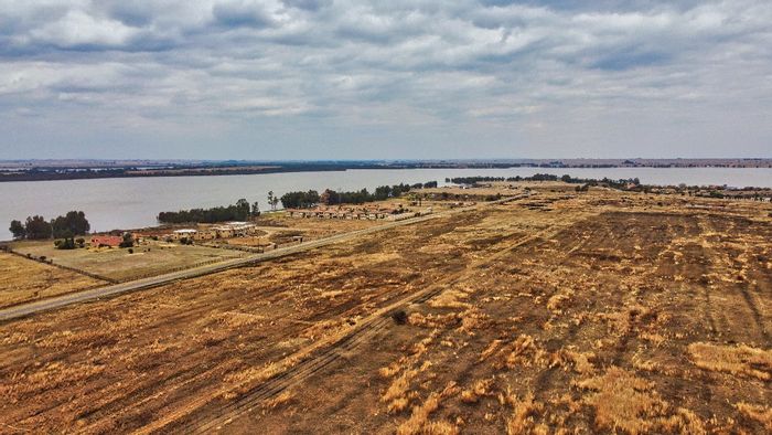 Vacant Land Residential for Sale in Vaal Marina Central – Wildlife, Views, Freedom.