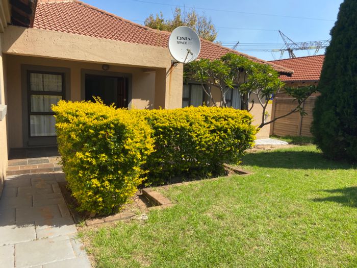 Rooihuiskraal House For Sale: 3 Bedrooms, 3 Bathrooms, Double Garage, Prime Location.