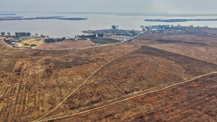 Vacant Land Residential in Vaal Marina Central For Sale – Wildlife, Views, Off-Grid Potential.