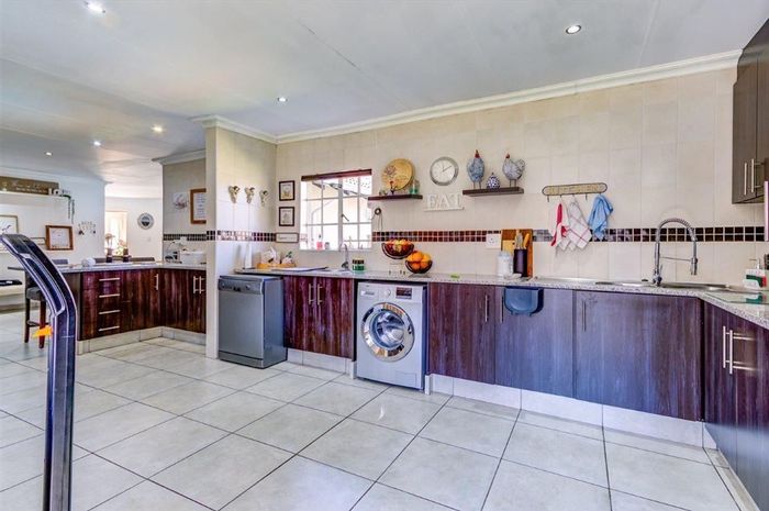 For Sale: Spacious 4-Bedroom House in Dalpark Proper with Pool and Study.