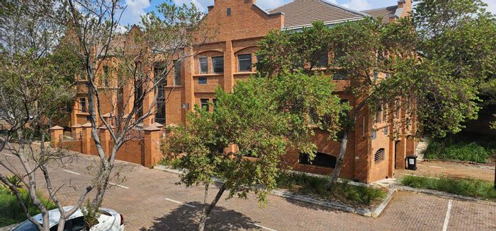 Commercial space to rent in Faerie Glen with ample parking and on-site amenities.