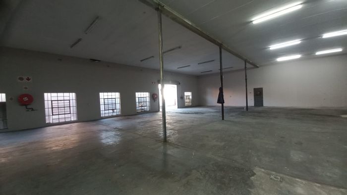 Commercial Property To Rent in Polokwane Industria: Offices, Warehouse, Prepaid Utilities.