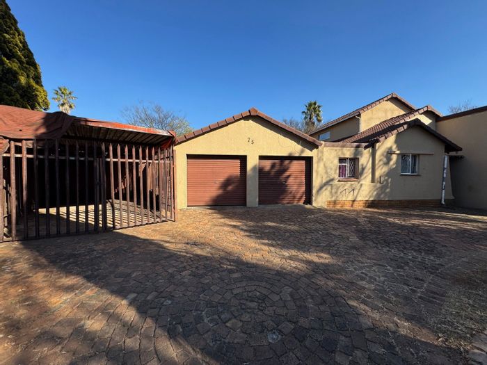 Terenure House For Sale: 4 Bedrooms, pool, garages, and family-friendly layout.