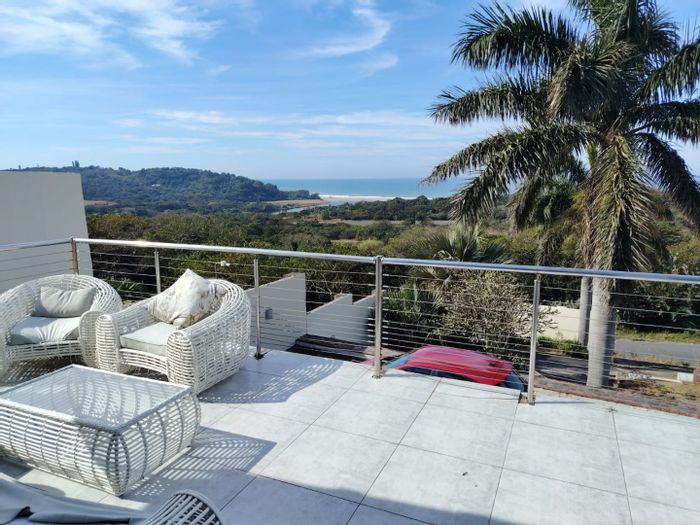 Palm Beach House For Sale: Versatile layout, sea views, pool, ample parking.