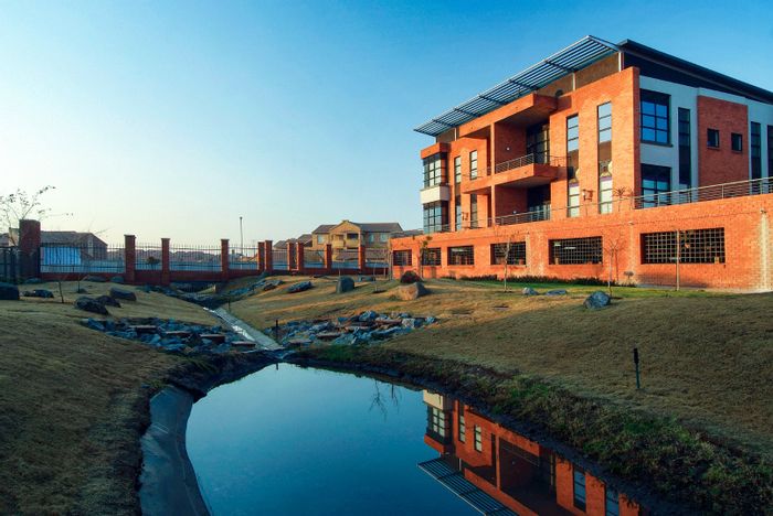 Large Office Spaces To Rent in Highveld Technopark with Secure Parking and Amenities.