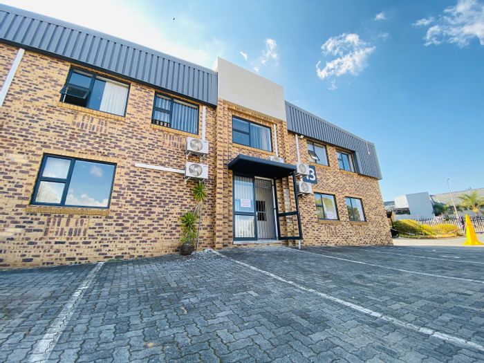 Industrial units to rent in Honeydew with easy freeway access and ample space.