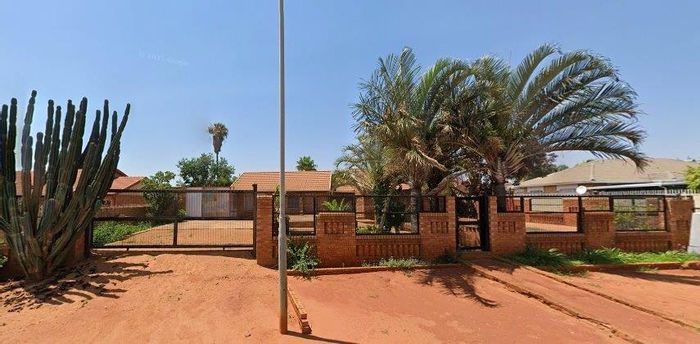 For Sale: House in The Orchards, 2 beds, 2 baths, large yard, family-friendly.