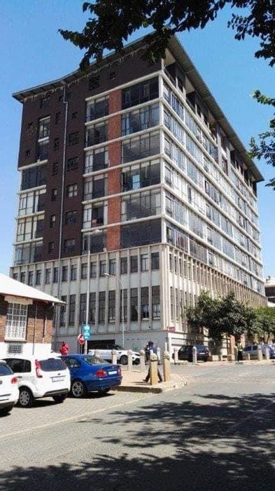 Newtown House For Sale: 1 bedroom, parking, near universities and CBD amenities.