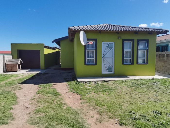 Kwadwesi House For Sale: 3 bedrooms, garage, flatlet, near amenities.