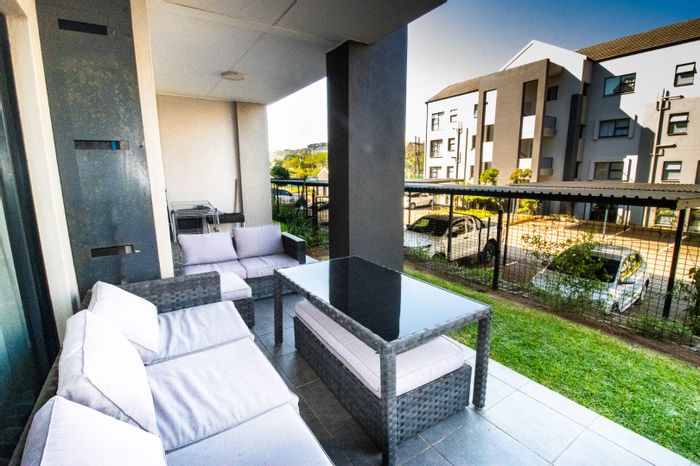 Ballitoville Townhouse For Sale: 3 bedrooms, private garden, close to beaches and amenities.