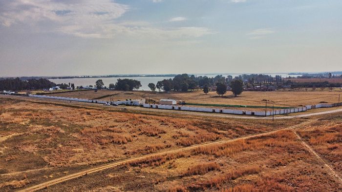 Vacant Land Residential in Vaal Marina Central For Sale – Wildlife, views, and off-grid potential.