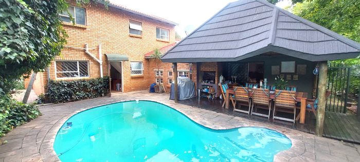 Spacious 5-Bedroom House in Raslouw with Pool, Bar, and Backup Power - For Sale