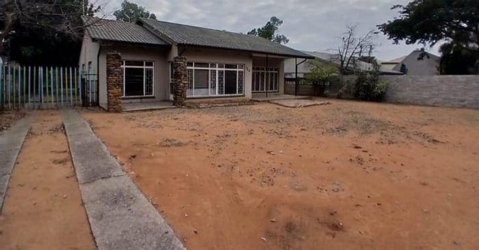 7-bedroom house for sale in Rustenburg Central, close to amenities and transport.